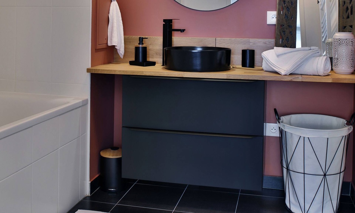 Saint-Ouen Apartment | Starred in SO/JO: free metro pass