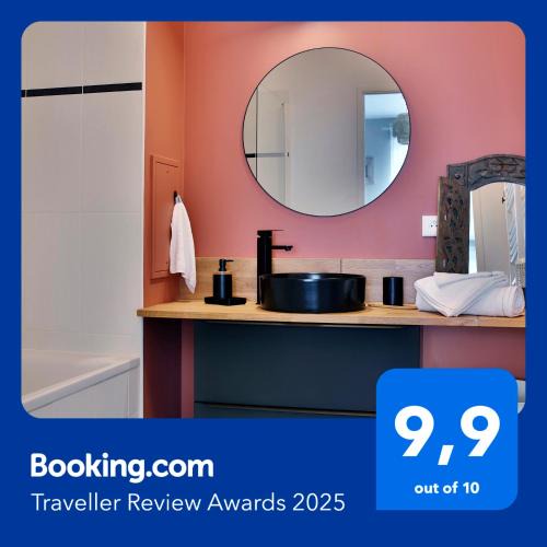 Saint-Ouen Apartment | "STARRY in SO" 47m2, parking gratuit, rue calme et arborée, METRO 10 min, Stade de France 24min à pied
