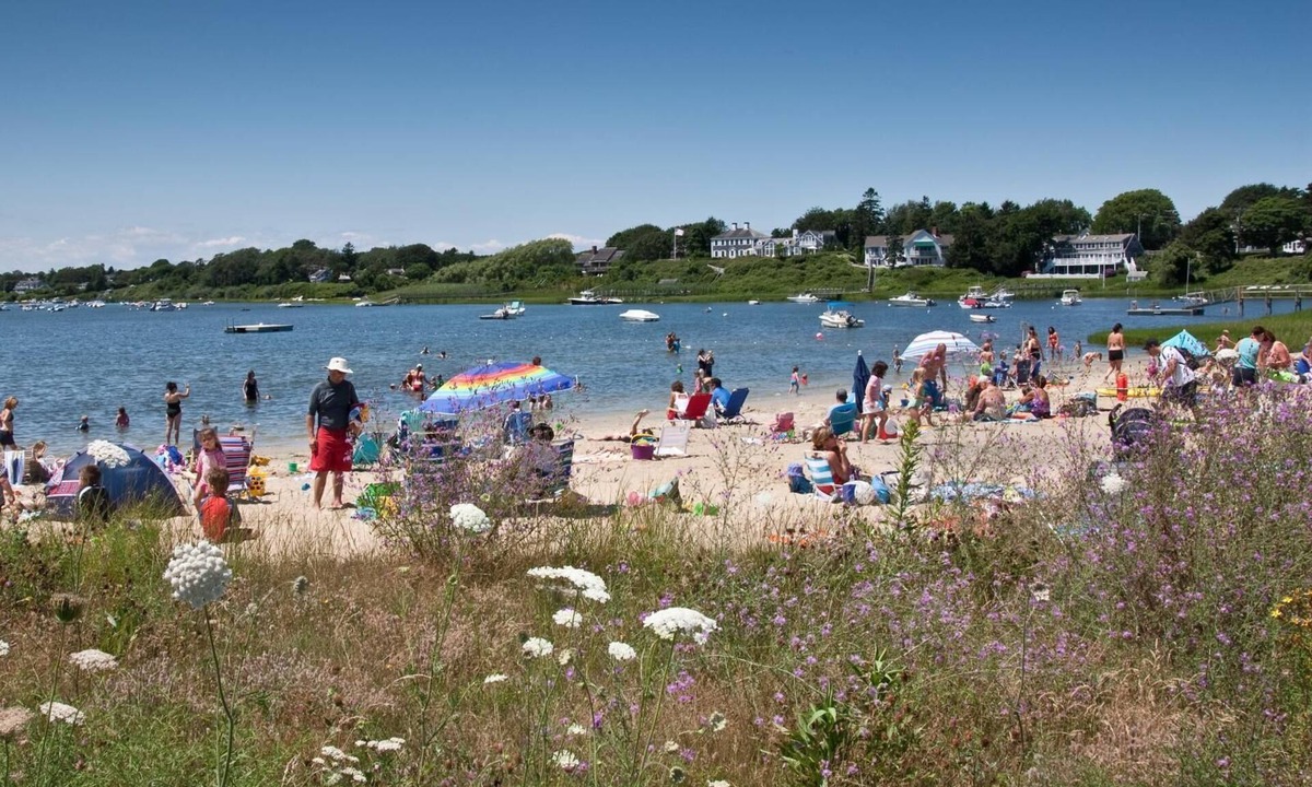 Chatham House | Stay At The Barn In Chatham! Walk To Town & The Beach!
