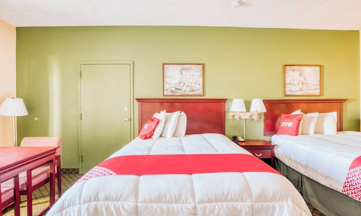 Grenada Hotel | Stay Near Grenada Eats: Pet-Friendly Room w/Fridge + Free Parking