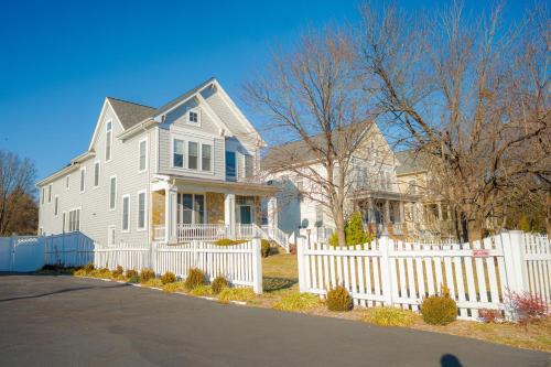 Baileys Crossroads House | Stay Together Near DC - Spacious 5BR Home Sleeps 16 or more
