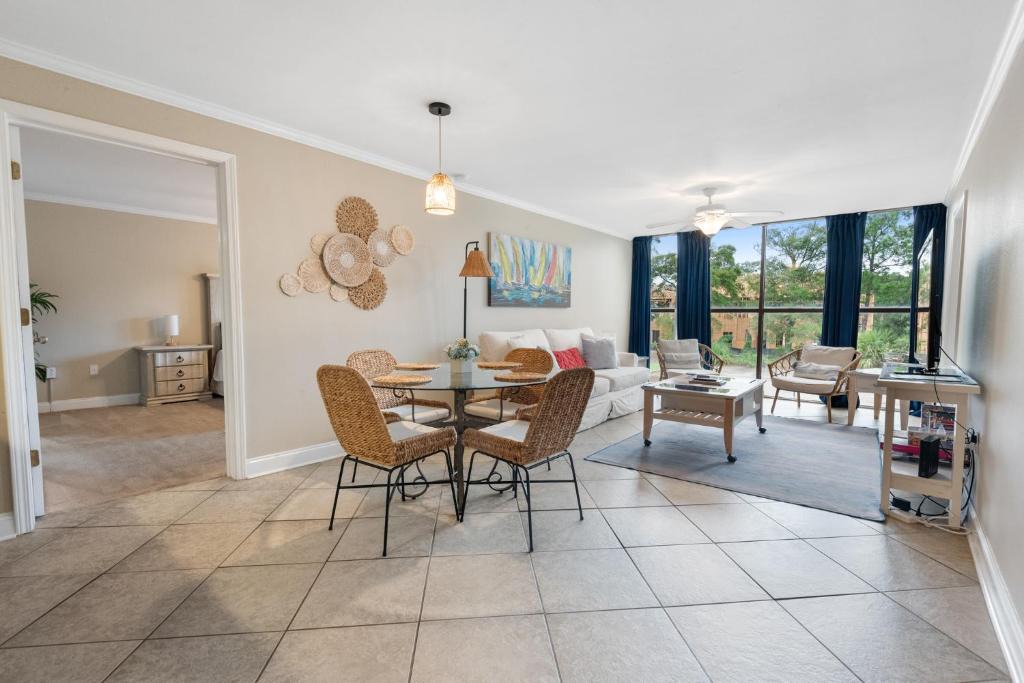 Biloxi Apartment | Steps to Biloxi Beach, Pool