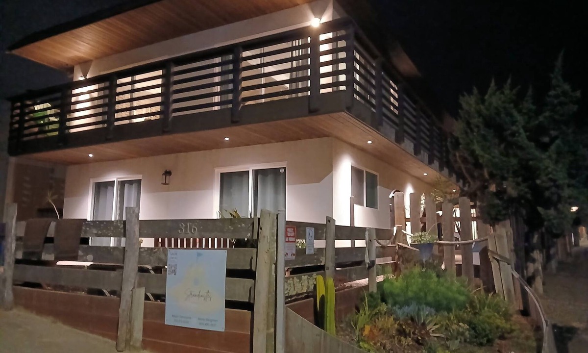 Oceano House | Strandcastle - Oceanview - Dog Yard - SO much Parking! - Steps from Sand