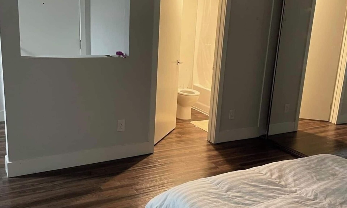 Beverly Grove Apartment | Studio Apartment