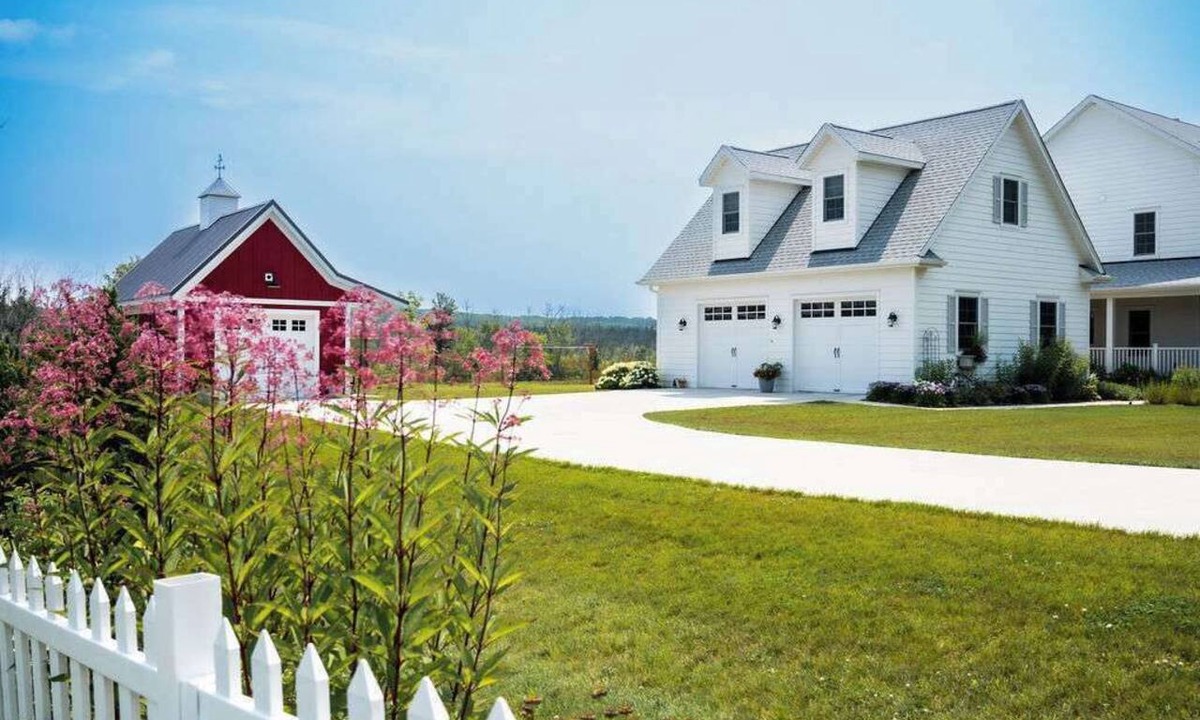 Hingham Apartment | Studio near Kettle Moraine Forest-hikers paradise!