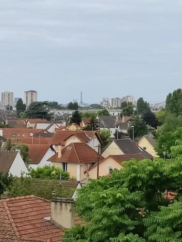 Aulnay-sous-Bois Apartment | Studio Tour Eiffel