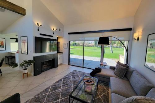 Palm Desert House | Stunning 3BD 3BA 36 pools and hot tubs patio with BBQ