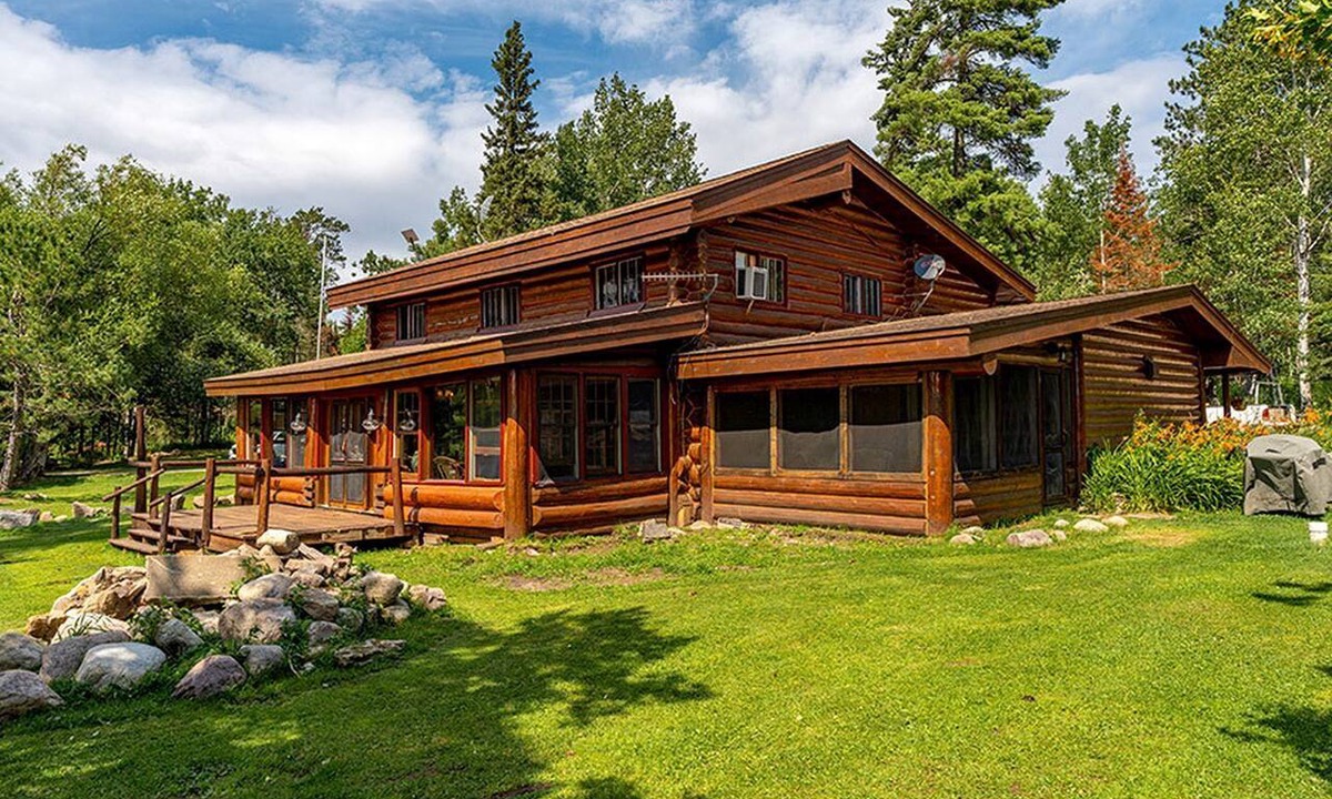 Ely Cabin | Stunning Lodge Rental for Family or Group Glamping on Big Lake, Minnesota