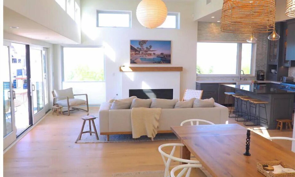 Pierpont Bay House | Stunning Newer Construction Steps From The Beach
