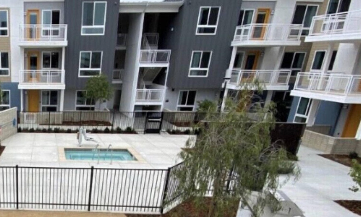 Oxnard Apartment | Stunning Villa -10 mins from Beach