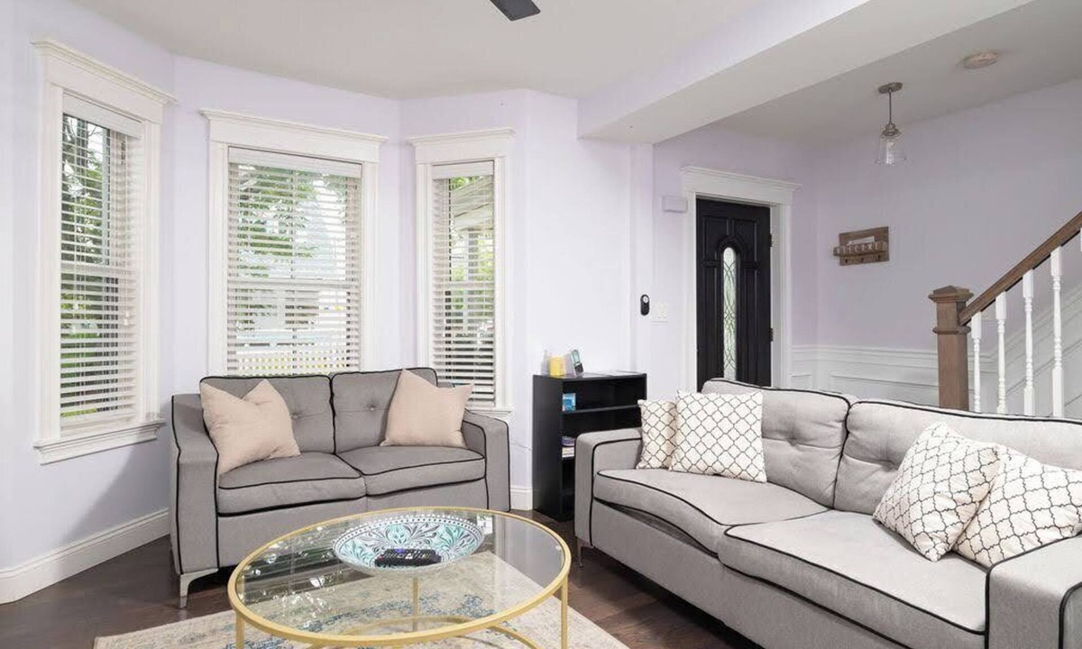 Everett House | Stylish 6-Bedroom Home Near Boston – Dual Units, Yard & Parking Included!