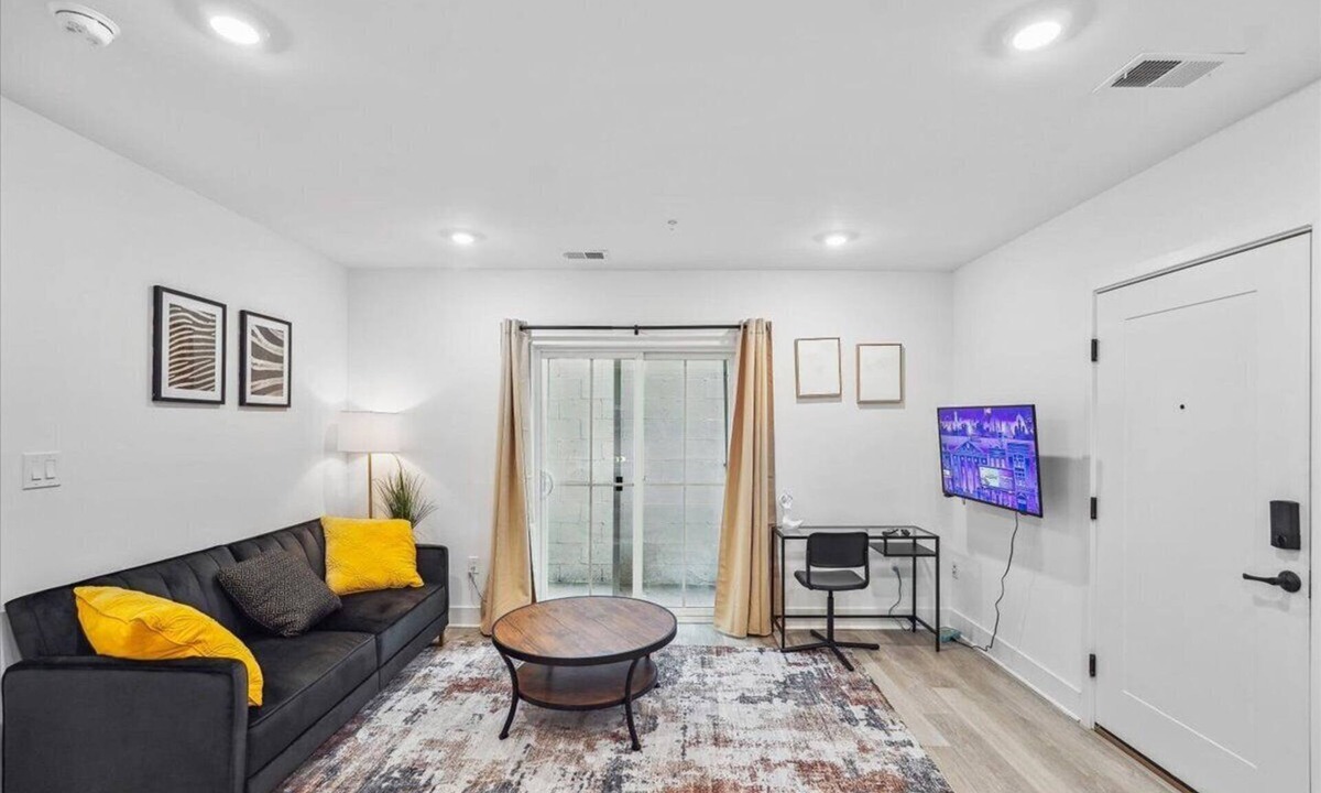 Brookland Bed & Breakfast | Stylish Brookland Unit Close to Coffee and Stores