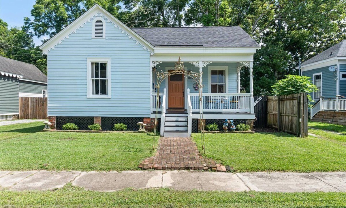 Mobile Cottage | Stylish Historic Cottage 5 min walk to downtown Mobile