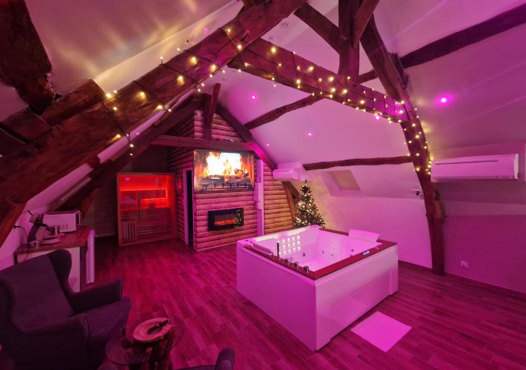 Laigneville Apartment | Suite Chalet avec jacuzzi YaoSpa60