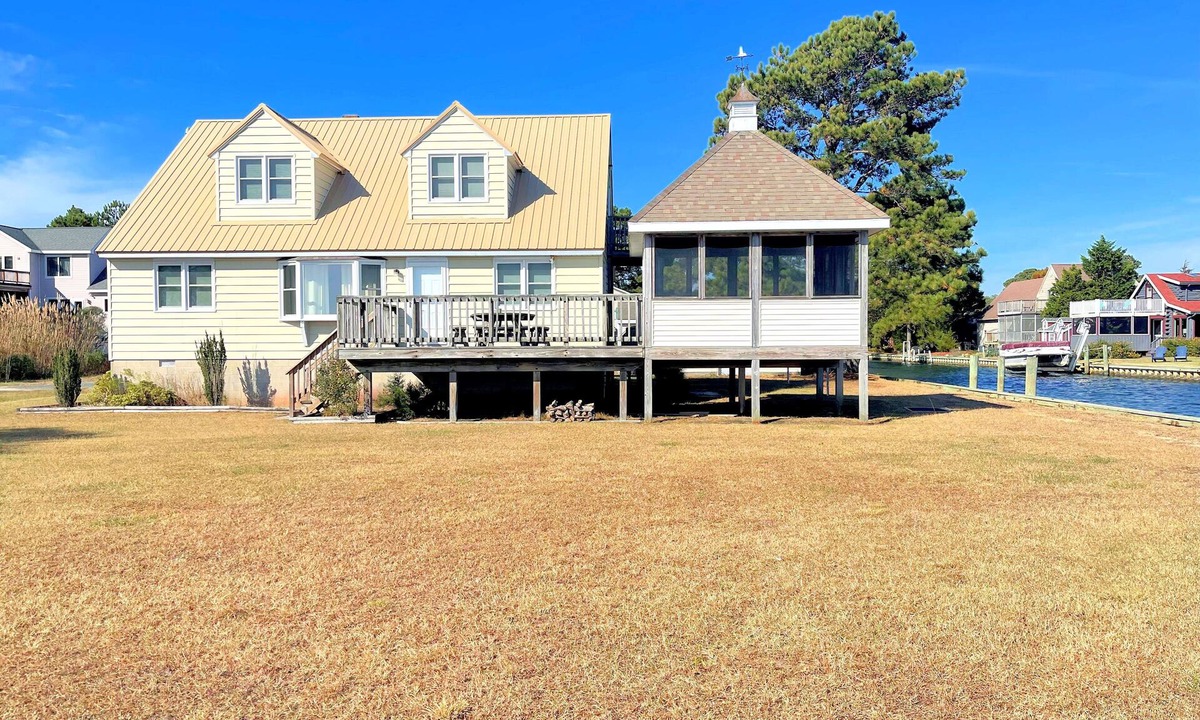 Chincoteague House | Sunrise - Waterfront home ,lg back waterfront deck. NO LINENS