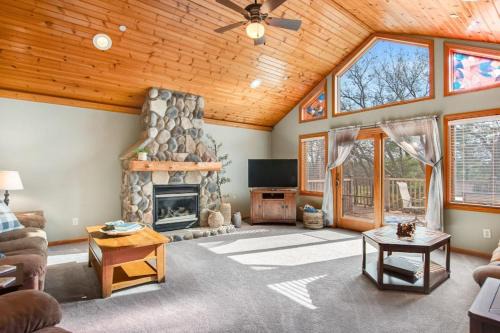 Arkdale House | Sunset Condominiums: Castle Rock Retreat