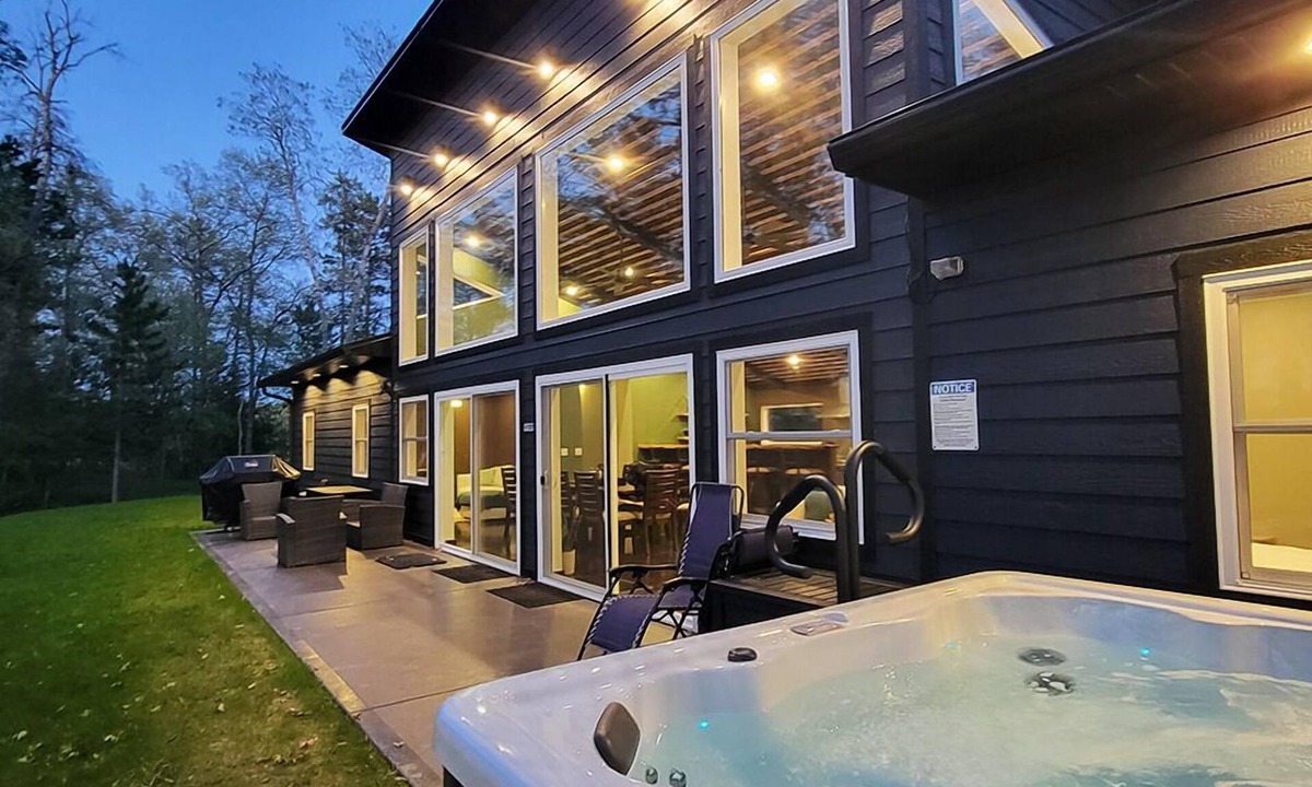 Markville House | Sunset Point Retreat