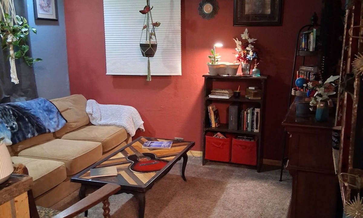 Duluth House | Super Groovy Fur Baby Friendly Happy Haven - 2 bed - 1 bath - on cul-de-sac
