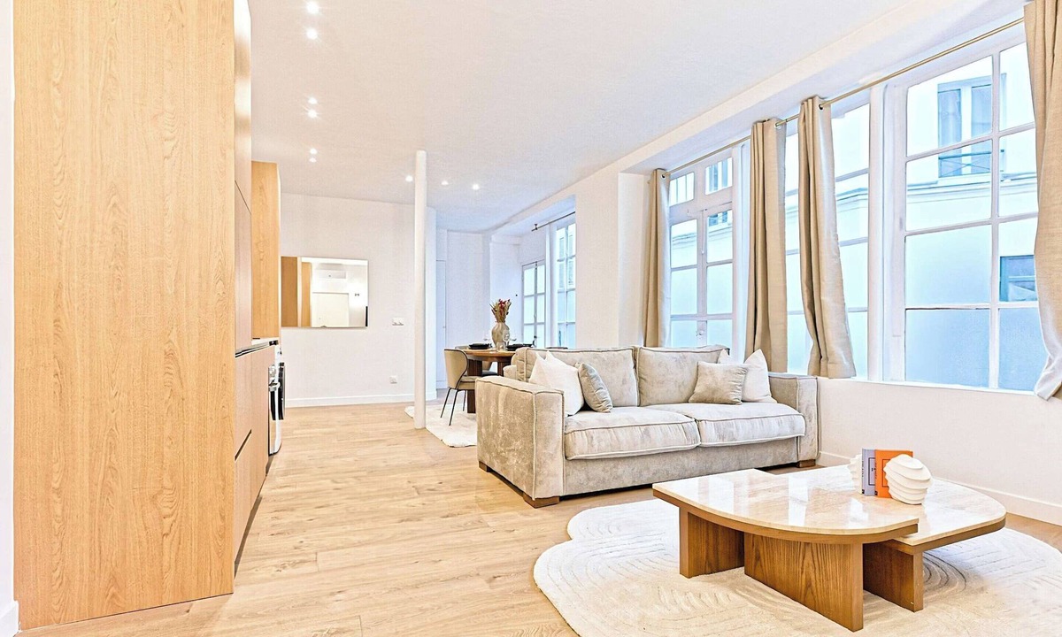 Quartier de Rochechouart Apartment | Superb Air-conditioned Flat Galeries Lafayette