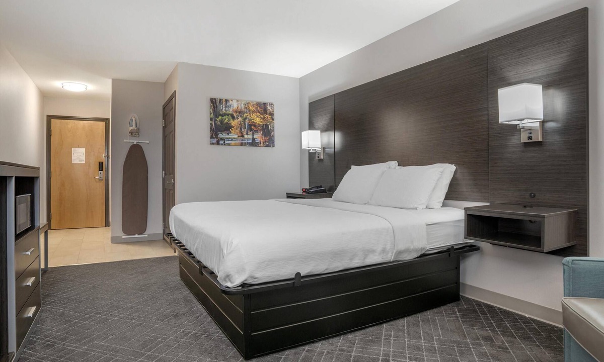 Burnside Hotel | Surestay Plus By Best Western St. James Donaldsonville