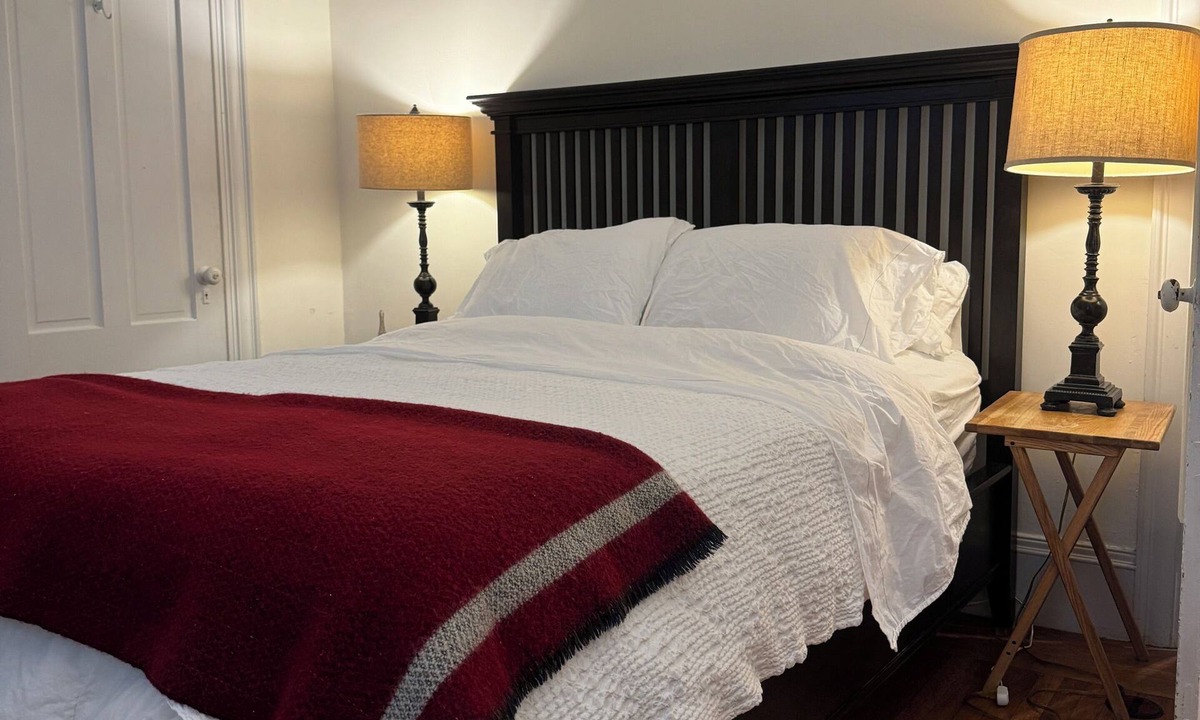 College Hill Apartment | 'Sweetstay Providence' Closest rental to the Brown athletics and Brown campus.