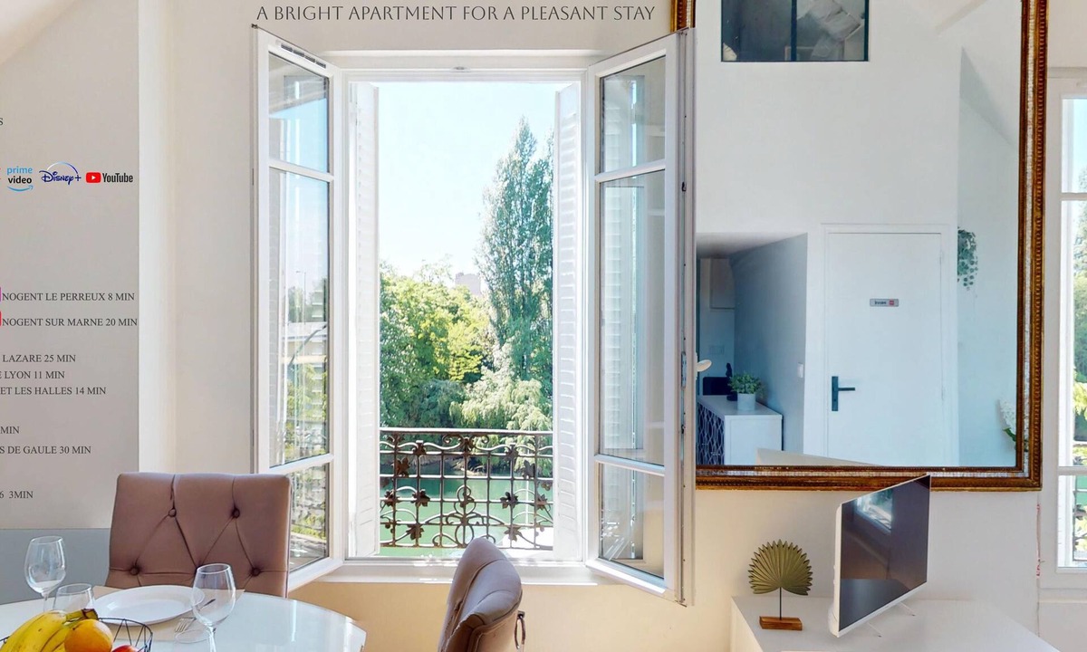Le Port sous la Lune Apartment | T3 apartment overlooking the Marne in Nogent sur Marne near Paris & Disney