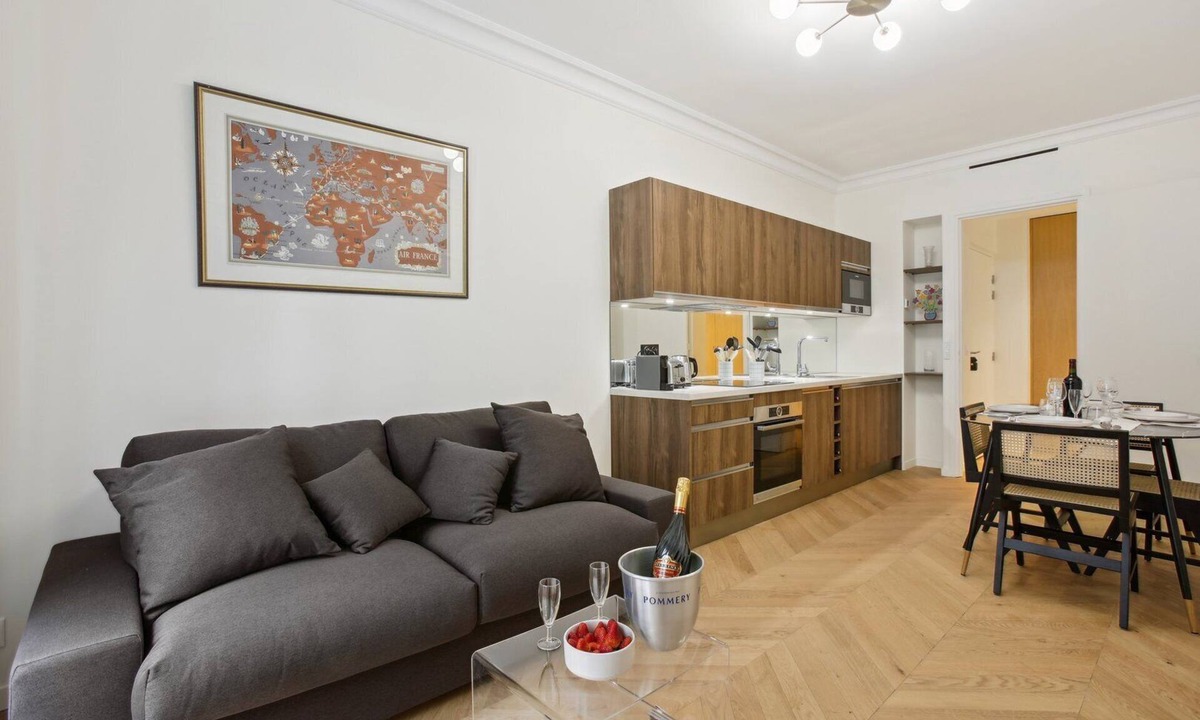 Saint-Vincent-de-Paul Apartment | TBS 121 - Fabulous apartment in Paris