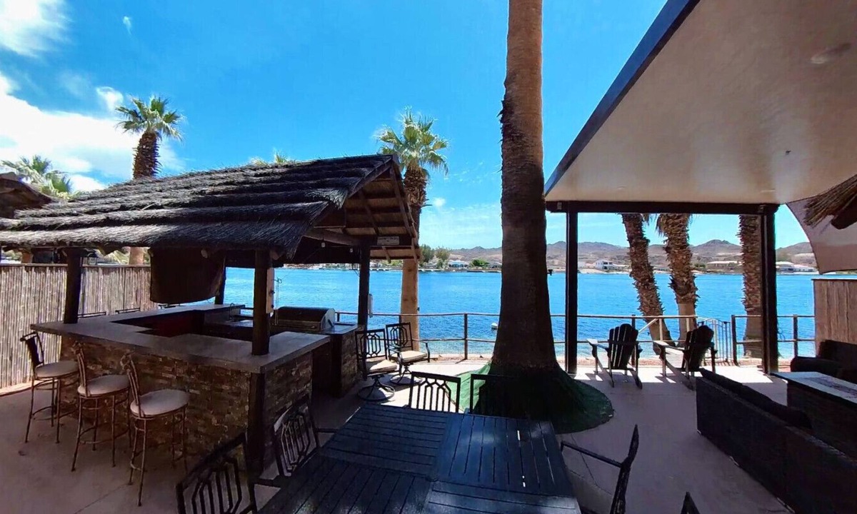 Parker Dam Villa | The Beachfront Villa 11