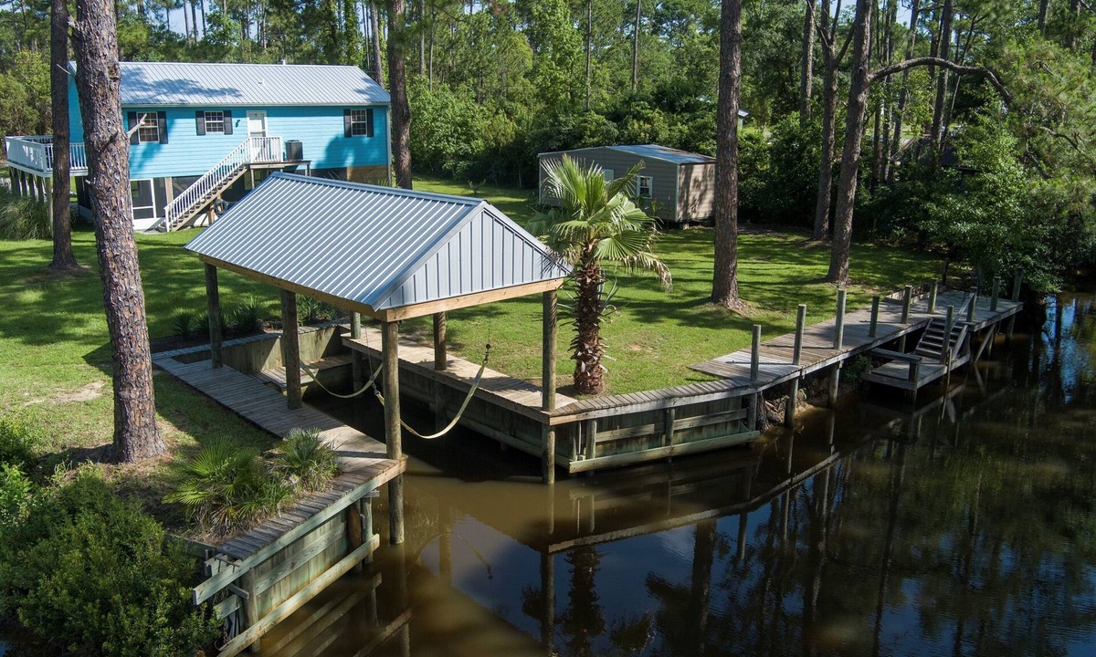 Theodore House | The Blue House~Private Waterfront~Boat Slip~Kayaks
