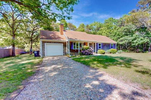 Brewster House | The Blue Whale Cottage