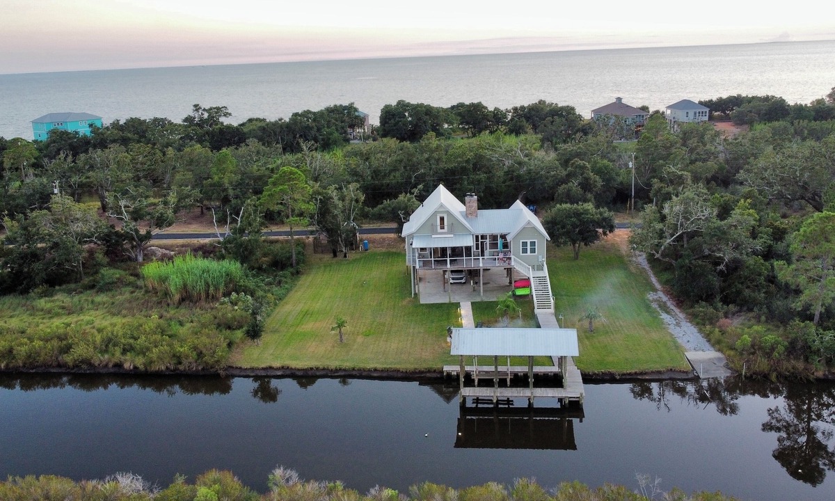 Ocean Springs Cottage | The Cajun Cottage - Private Boat Launch/Dock