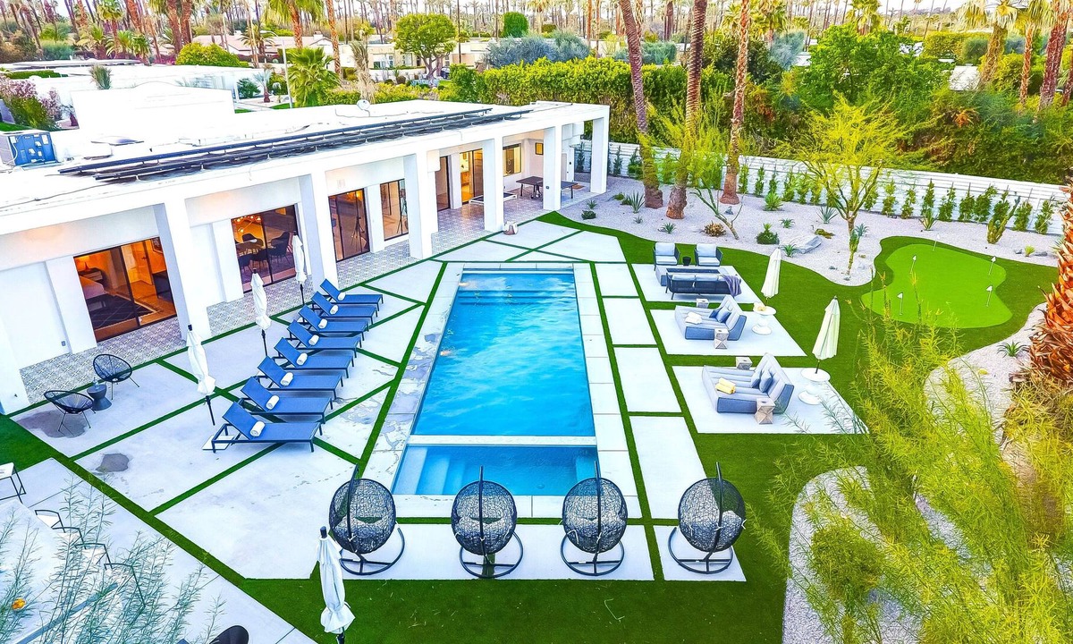 Rancho Mirage House | The Club Estate: On Golf Course, Mini Golf & Games