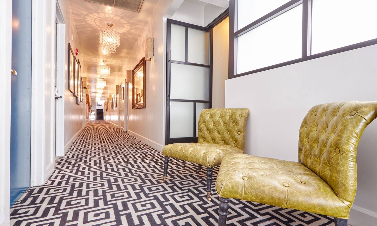Beverly Hills Apartment | The Crescent powered by Sonder | Queen Room
