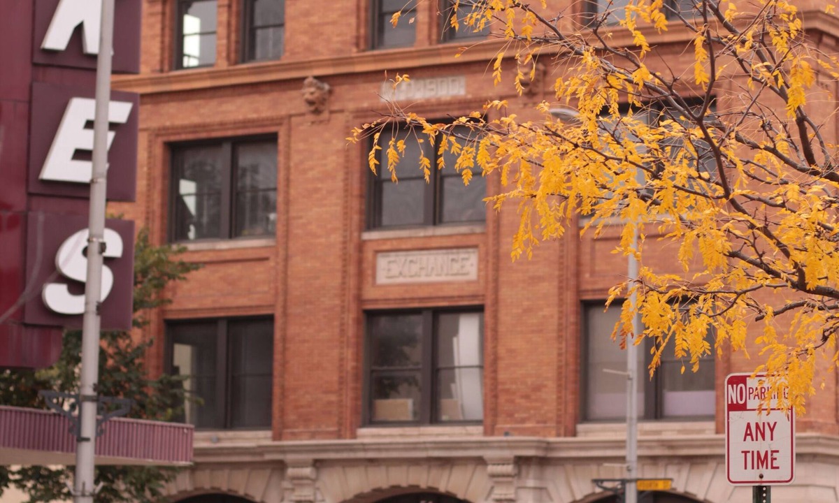 Marshland Apartment | The Exchange 26 | Historic Bldg, 2 Bed, Dwntwn