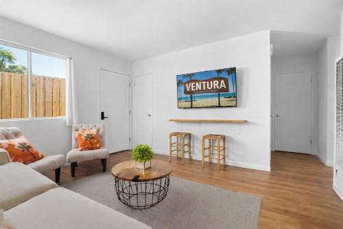Pierpont Bay House | The Green Haven, 1 Minute Walk to the Beach and Restaurants, King Beds, Beach Amenities