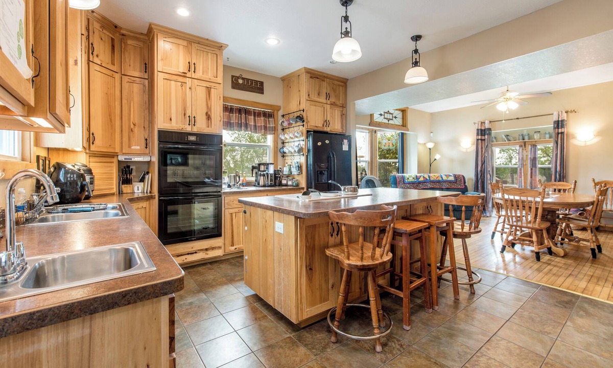 Alexandria Township Other | The Guest House Alexandria MN