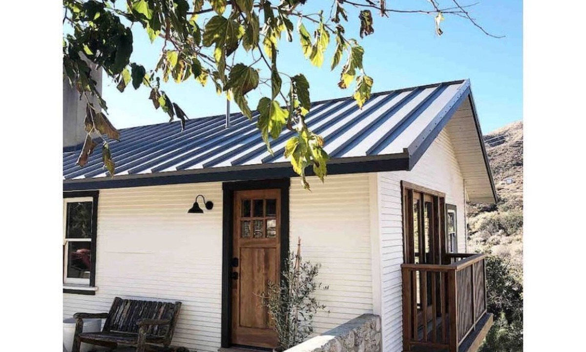 Agua Dulce House | The Homestead House: a cozy ranch cottage