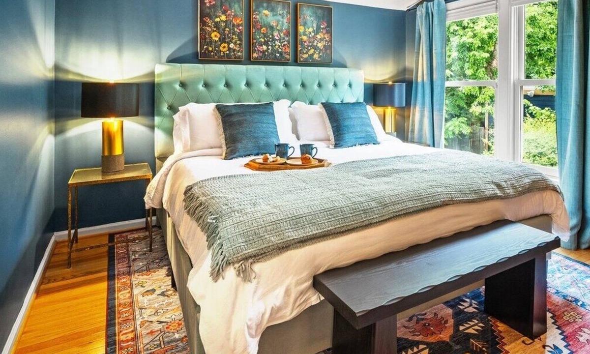 Old Town West House | The Madison - Pet Friendly Spacious Retreat + Private Fire Pit Courtyard