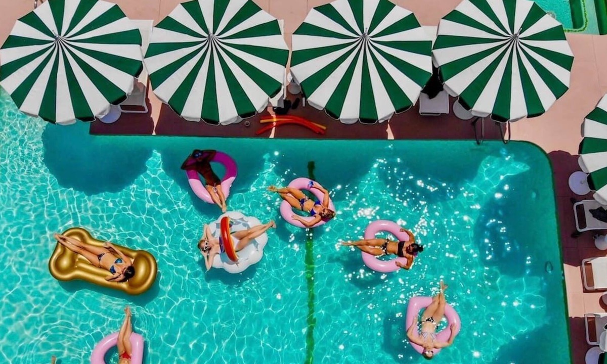 Warm Sands House | The Marley Hotel Room 3 by AvantStay | Classic Palm Springs Suite w Pool&Hot Tub