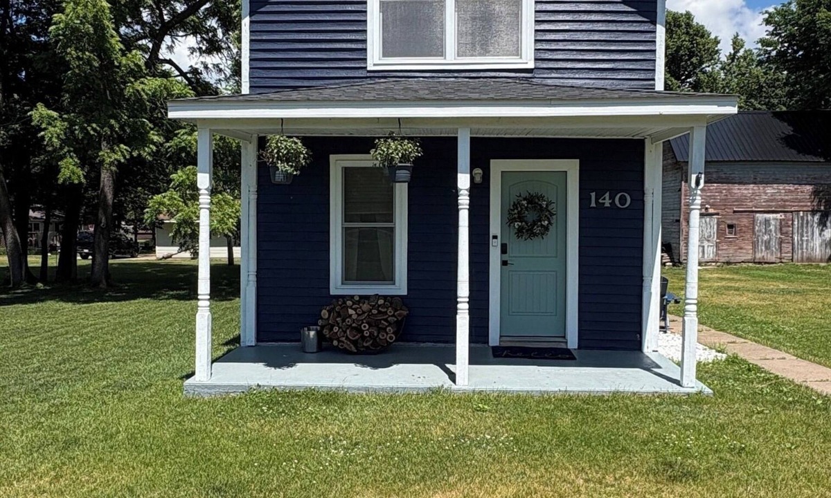 Buffalo City House | The Perfect Match River Retreat