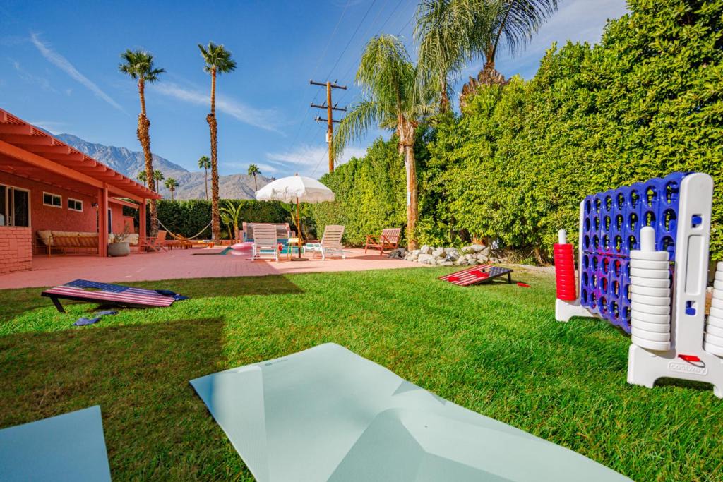 Racquet Club West Villa | The Pink House - Palm Springs Gem with Private Pool & BBQ