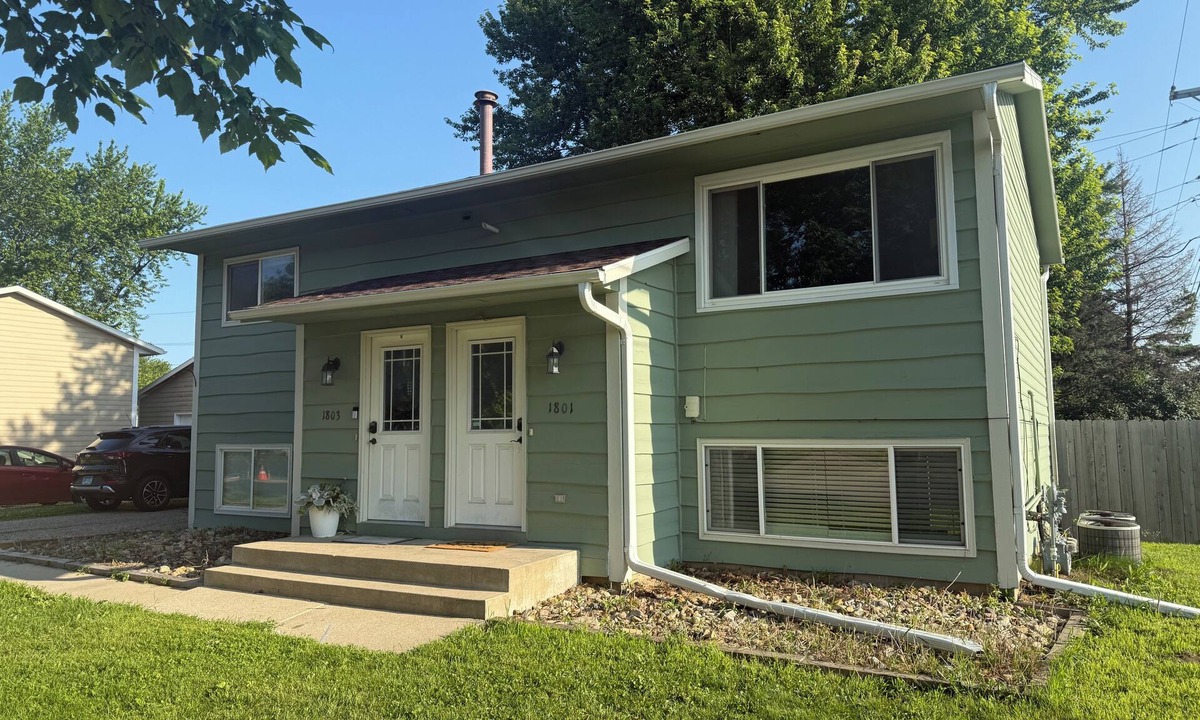 Rochester House | The Rochester Rambler - Upstairs of Duplex!