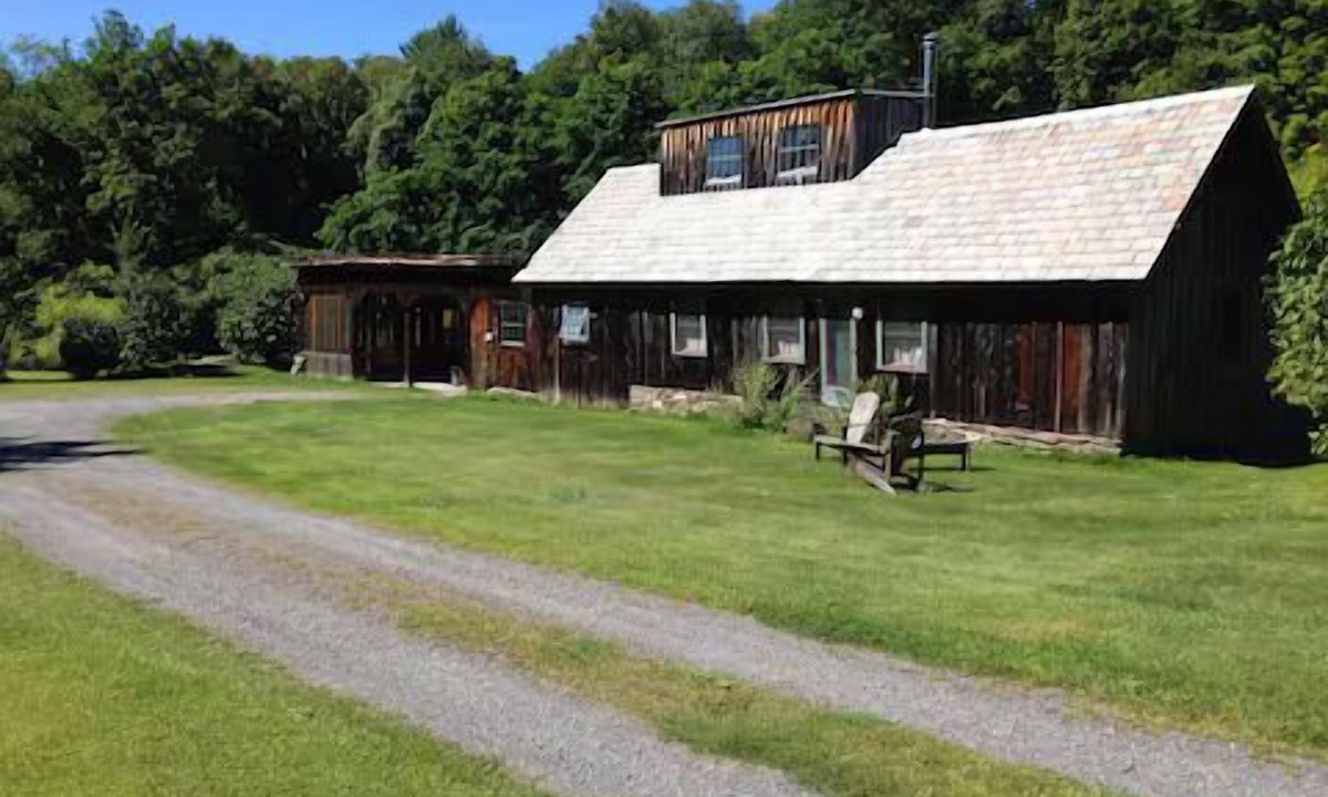 Brattleboro House | The Sugarhouse in Dummerston, Vermont