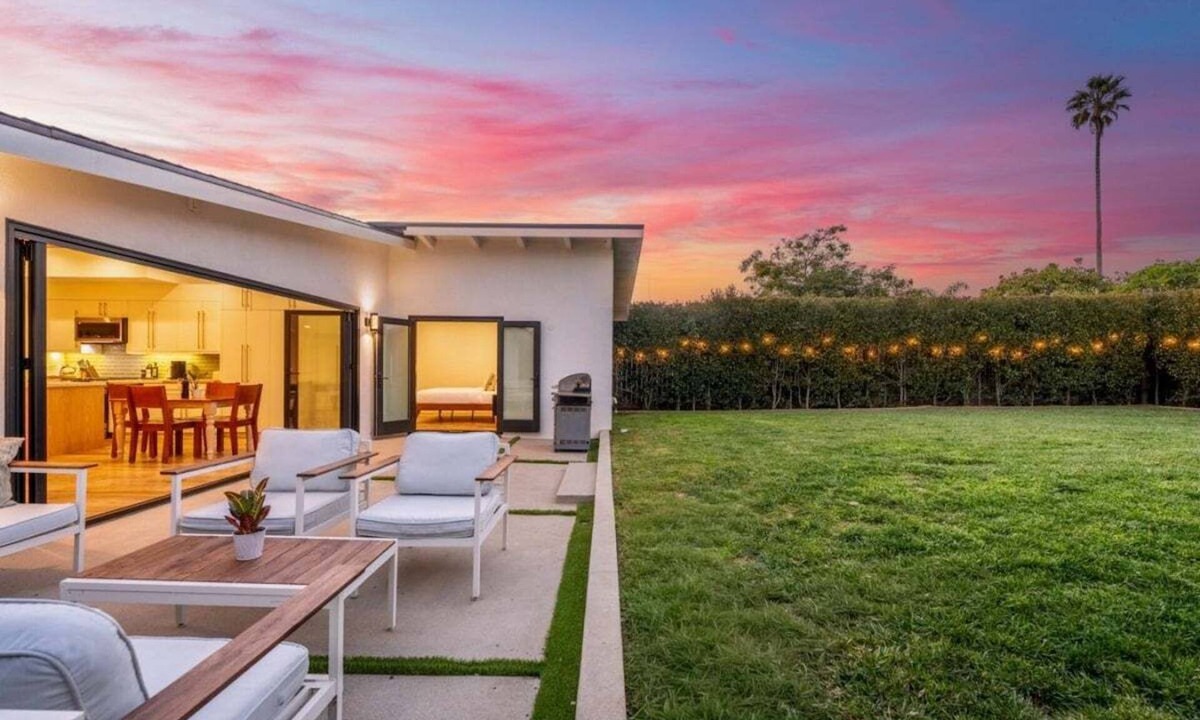 West Mesa House | The Vinyl Palm | The Chosen Collection