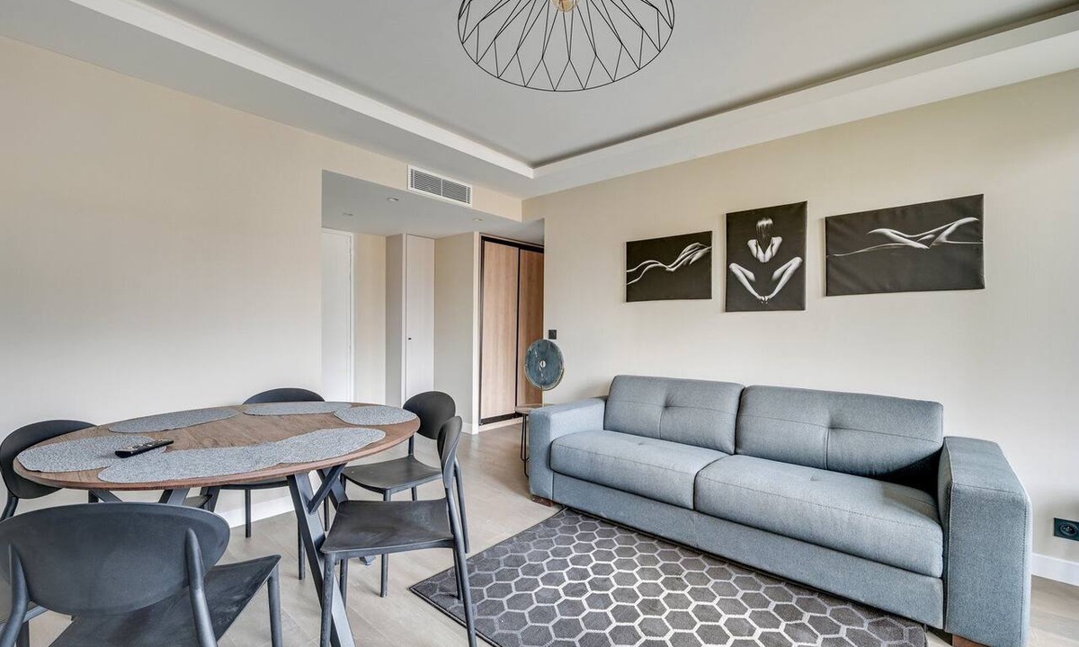 15th Arrondissement Apartment | TheBlueStay 54 - Apt w/A/C near the Eiffel Tower