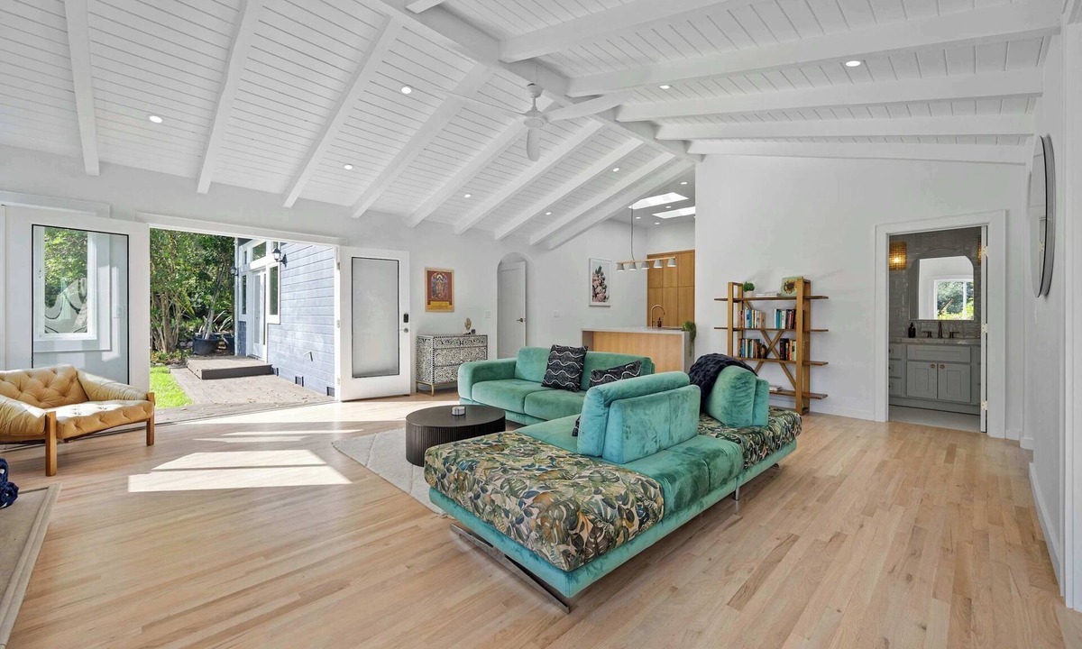 Fernwood House | Topanga 3BR Cabin | Sauna + Peloton | C&C