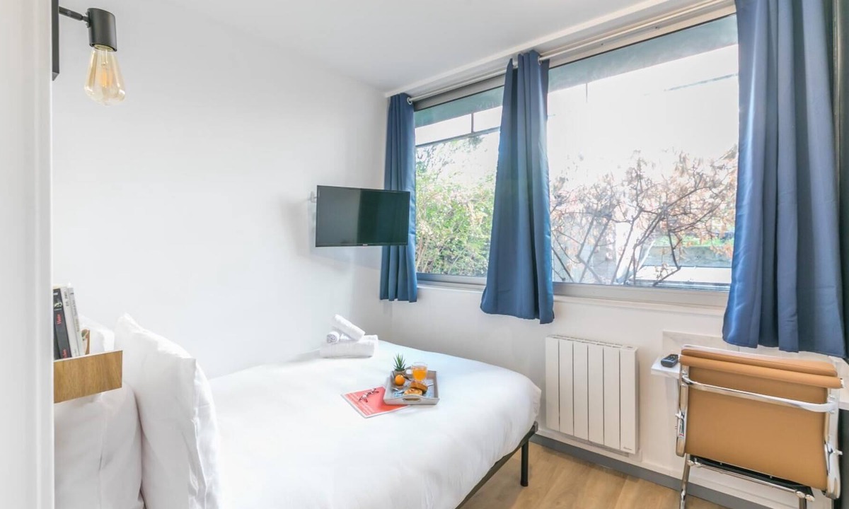 15th Arrondissement Apartment | Tour Eiffel - Saint-Charles 16: cosy flat for 2