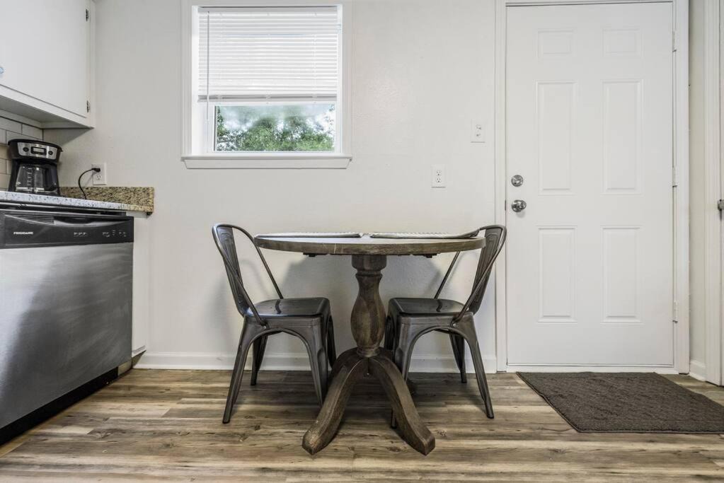 Grand Bay Apartment | Townhomes Near the Bay - #3
