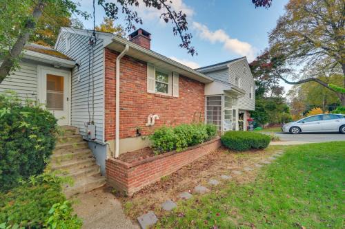Winchester Apartment | Train to Boston! Cozy Apartment in Winchester
