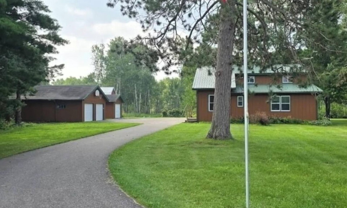 Brainerd House | Treska's Trails & Lakes Charming 3-bedroom farmhouse with WiFi & AC in Brainerd